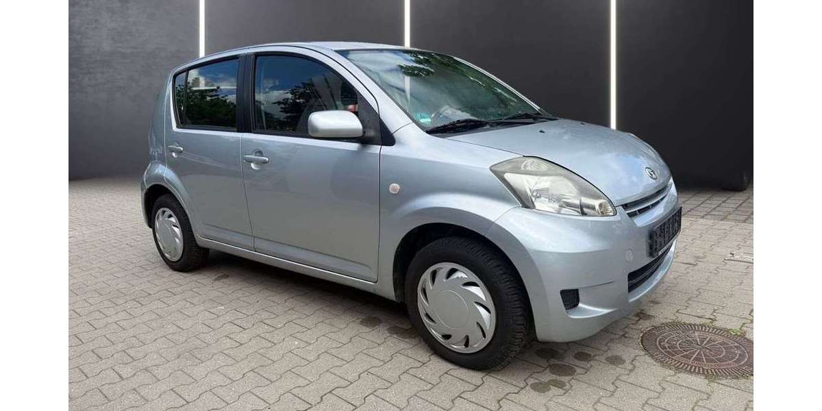 Daihatsu Sirion 145.201 km 2.699 &euro; Berlin 12277