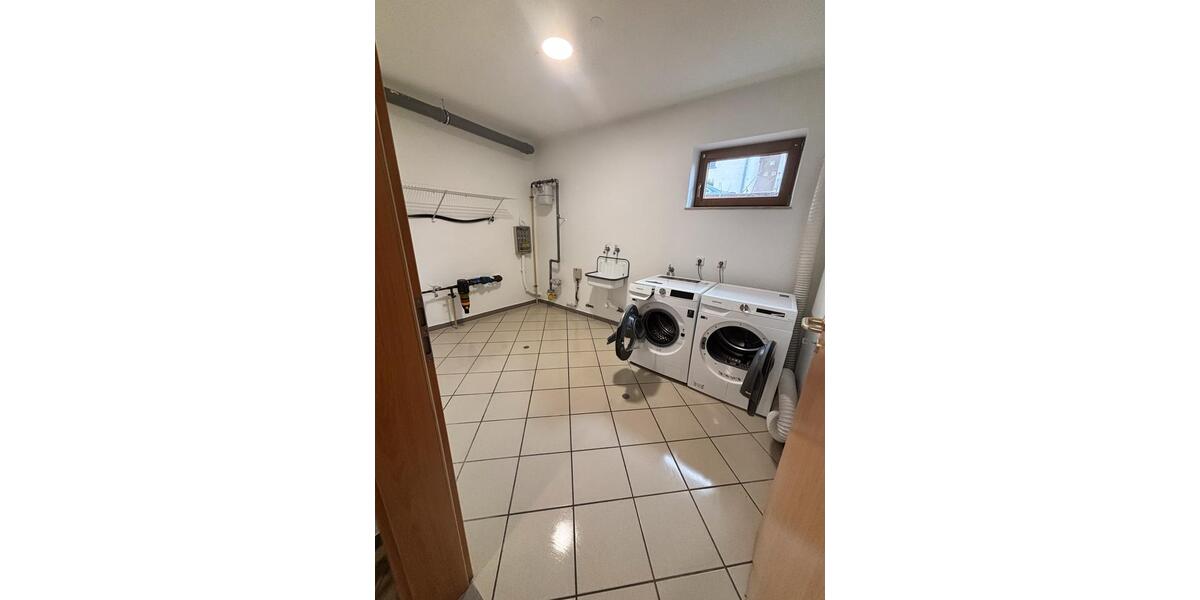 Doppelhaushälfte Landstuhl - 6 Zimmer, 236 m&sup2;, 2.100&euro; | Angebot:25341744