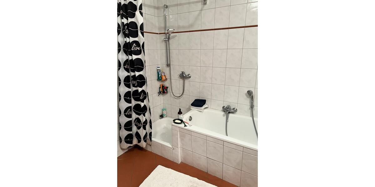 Reihenhaus Bad Schwalbach - 7 Zimmer, 250 m&sup2;, 1.500&euro; | Angebot:25539659