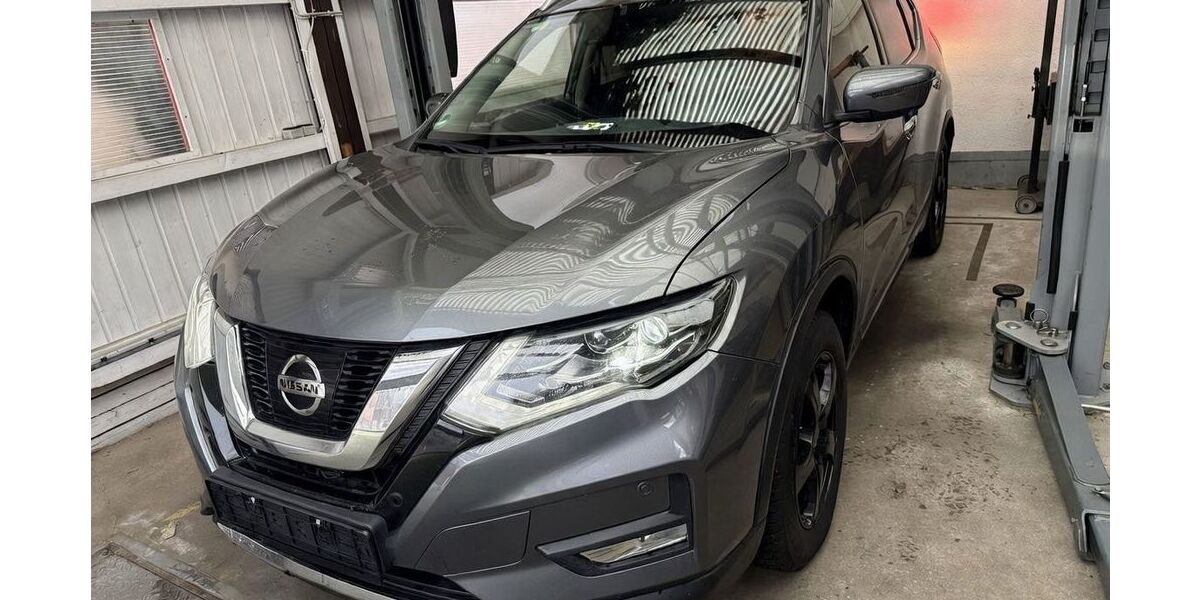 Nissan X-Trail 77.300 km 17.900 &euro; Berlin 10247