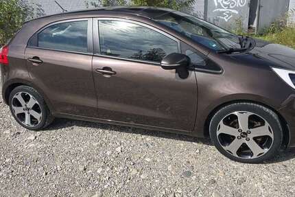 Kia Rio 126.000 km 3.900 &euro; Brunnthal 85649