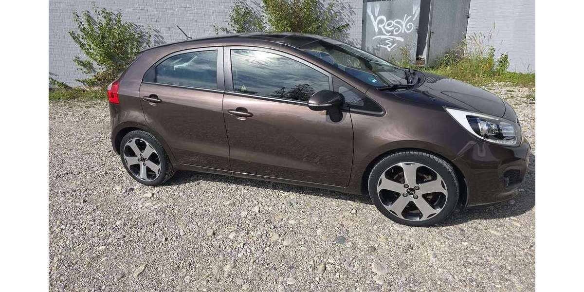 Kia Rio 126.000 km 3.900 &euro; Brunnthal 85649