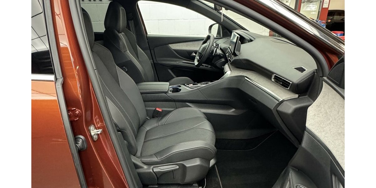 Peugeot 5008 GT Pt 130 EAT 8 AHK 1.Hand 7 Sitze 13.300 km 26.620 &euro; Lich 35423