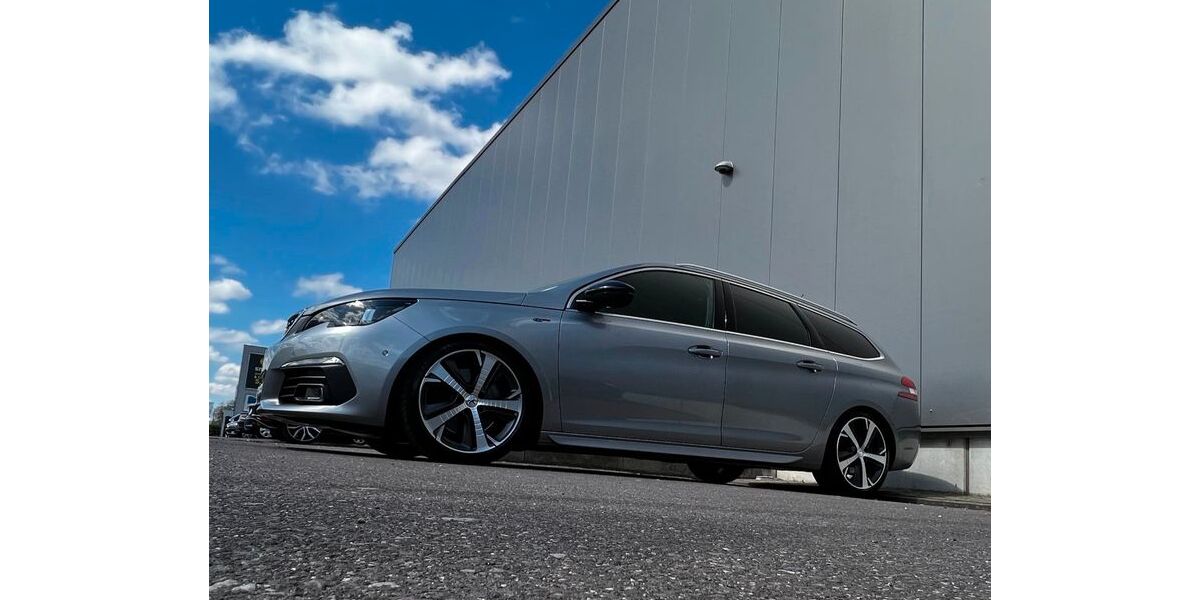 Peugeot 308 182.000 km 11.900 &euro; Morbach 54497