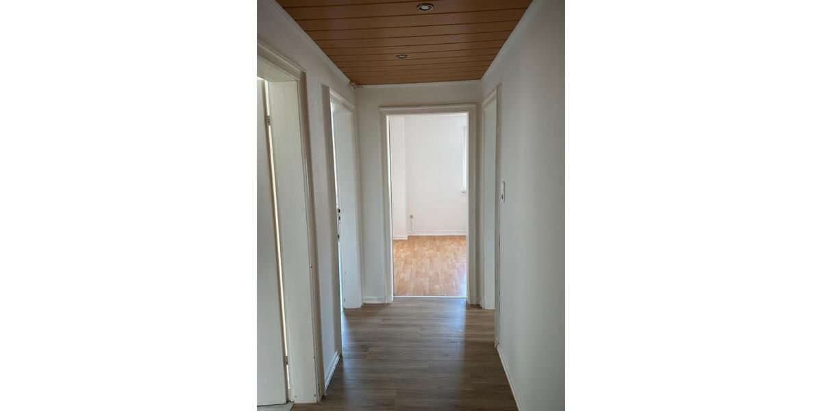 Dachgeschoßwohnung Siegen - 3 Zimmer, 61 m&sup2;, 550&euro; | Angebot:26248862