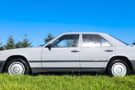 Mercedes-Benz E 200 142.000 km 2.800 &euro; elchesheim 76477