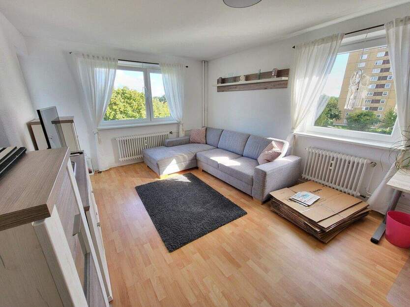 Moderne 2 Zimmer-Wohnung mit Loggia und PKW-Stellplatz in 23560 Lübeck, Moislinger Mühlenweg 2 zimmer