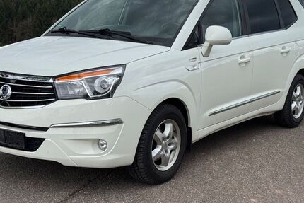 SsangYong Rodius 97.000 km 14.990 &euro; Pfalzgrafenweiler 72285