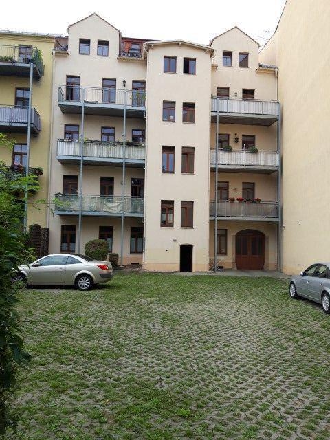 Stellplatz im Hof (für schmale Auto's) im Görlitzer Zentrum !