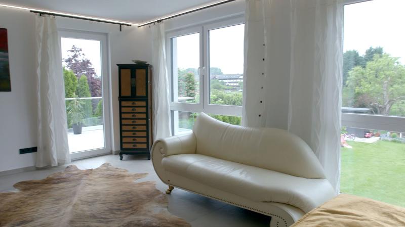 ObjNr:19731 - Hochmoderne, neuwertige Doppelhaushälfte wird jeglichen Ansprüchen gerecht 4 zimmer