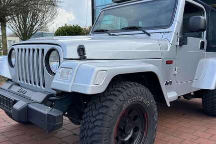 Jeep Wrangler 83.261 km 25.950 &euro; Lippstadt 59557