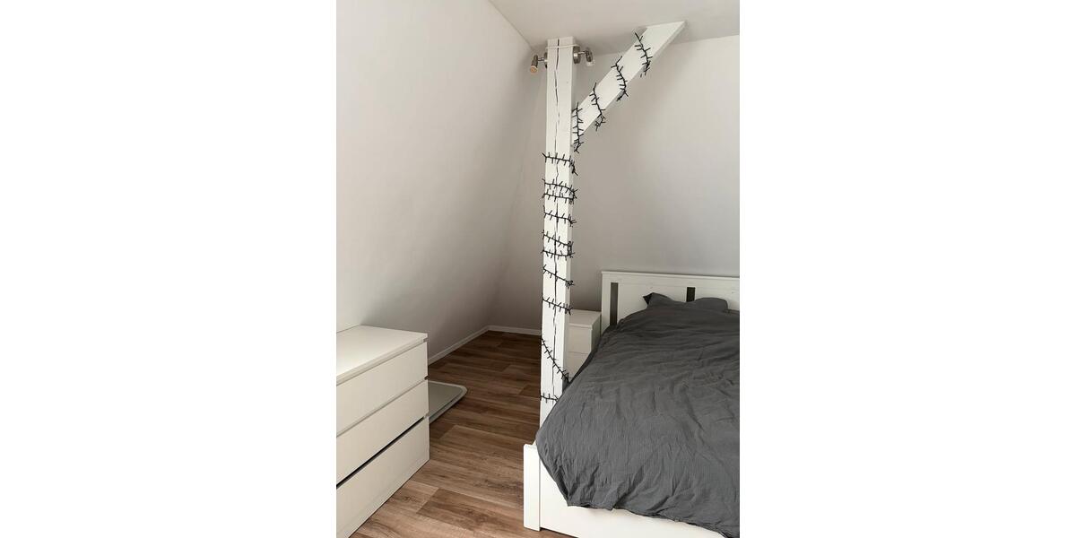 Dachgeschoßwohnung Varel - 3 Zimmer, 70 m&sup2;, 650&euro; | Angebot:26252502