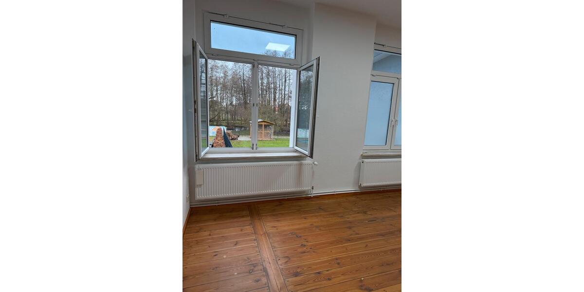 Wohnung auf ruhigem Grundstück zu vermieten 5 zimmer