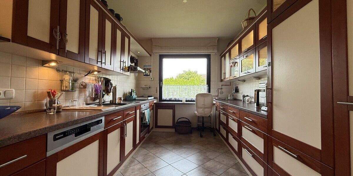 Einfamilienhaus Varel - 9 Zimmer, 185 m&sup2;, 375.000&euro; | Angebot:25399278