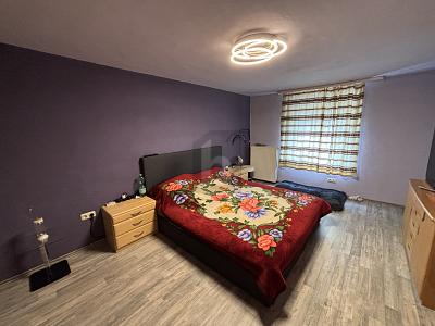 RENOVIERT, DOPPELGARAGE, VERMIETUNG MÖGLICH - Zweifamilienhaus Dreis | Angebot:27145240