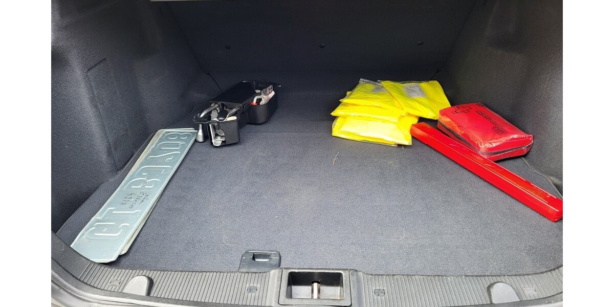 Mercedes-Benz 220 66.300 km 7.900 &euro; Linden 35440