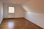 Dachgeschoßwohnung Voerde (Niederrhein) - 3.5 Zimmer, 98 m&sup2;, 750&euro; | Angebot:24829747