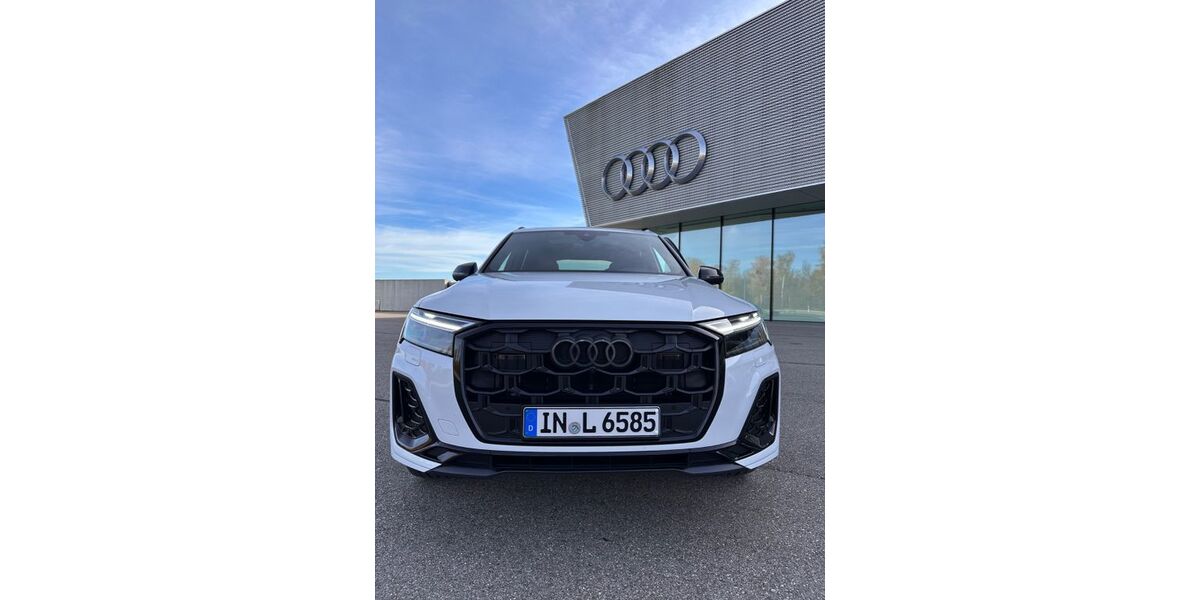 Audi Q7 22.800 km 82.500 &euro; Ingolstadt 85055