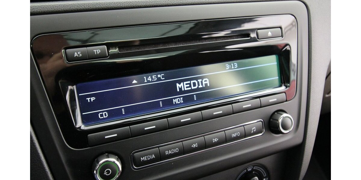 Skoda Rapid 1.2 TSI Spaceback Style Plus XENON+PANO 149.251 km 7.290 &euro; Hagenow 19230
