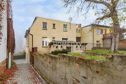 Ideal geschnittene Wohnung mit Tageslichtbad, Gartenanteil & Stellplatz in 4 Parteienhaus 2 zimmer