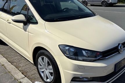 VW Touran 273.625 km 4.950 &euro; Nürnberg 90431