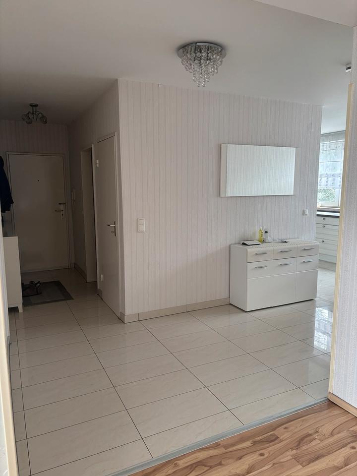 Helle 3 Zimmer Wohnung mit Balkon und Aufzug