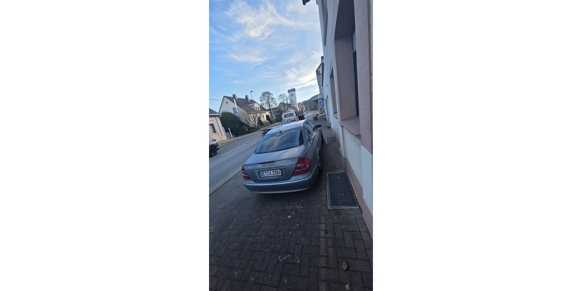 Mercedes-Benz Mercedes E 320 269.000 km 4.899 € Lennestadt 57368