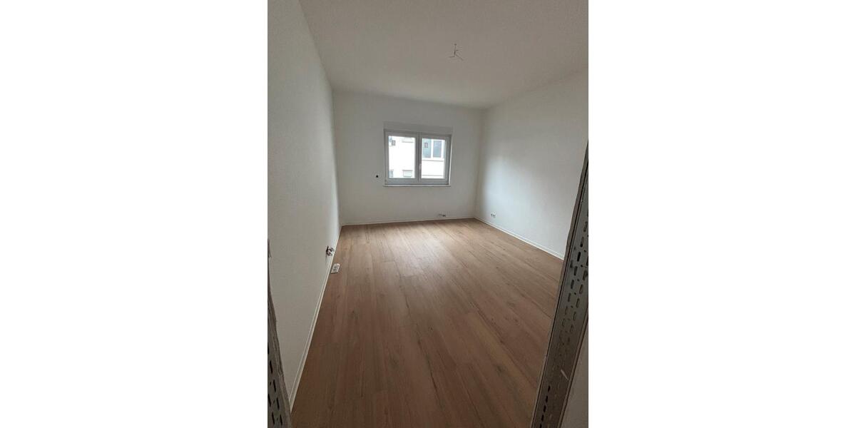 Erdgeschoßwohnung Wetzlar - 3 Zimmer, 100 m&sup2;, 950&euro; | Angebot:26326788