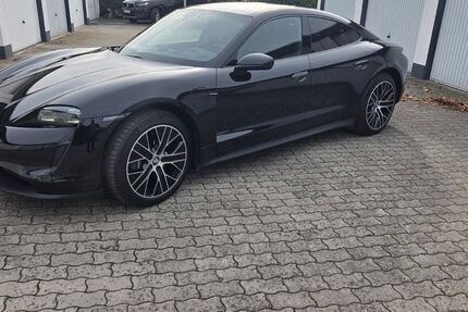 Porsche Taycan 60.000 km 62.000 € WIESBADEN 65203