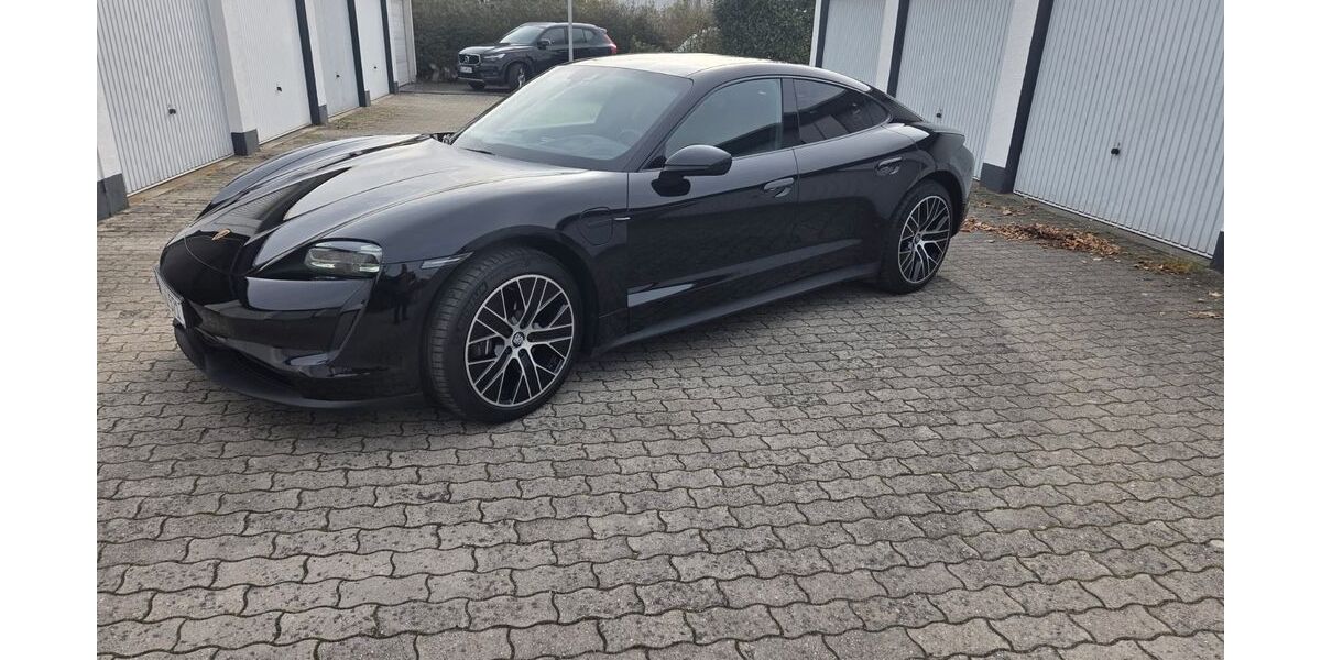 Porsche Taycan 60.000 km 62.000 € WIESBADEN 65203