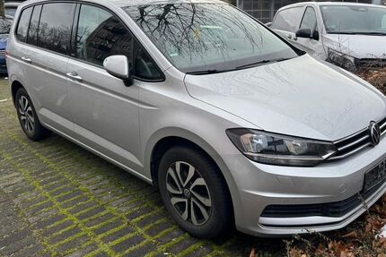 VW Touran 114.368 km 21.430 &euro; Rüsselsheim 65428