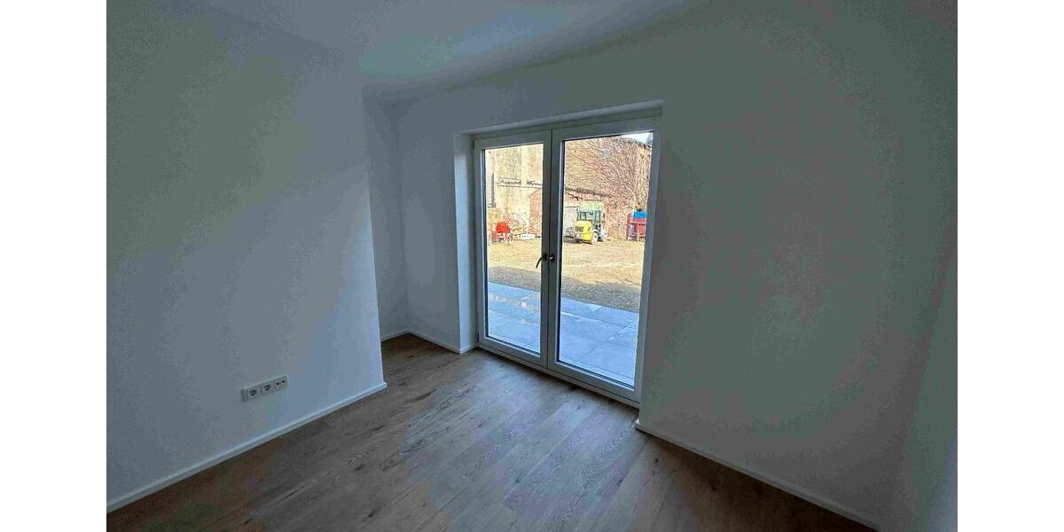 Etagenwohnung Trier Feyen-Weismark - 2 Zimmer, 75 m&sup2;, 980&euro; | Angebot:26394062