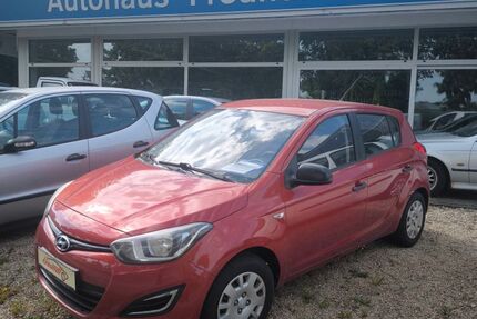Hyundai i20 91.798 km 3.450 &euro; Regensburg 93055