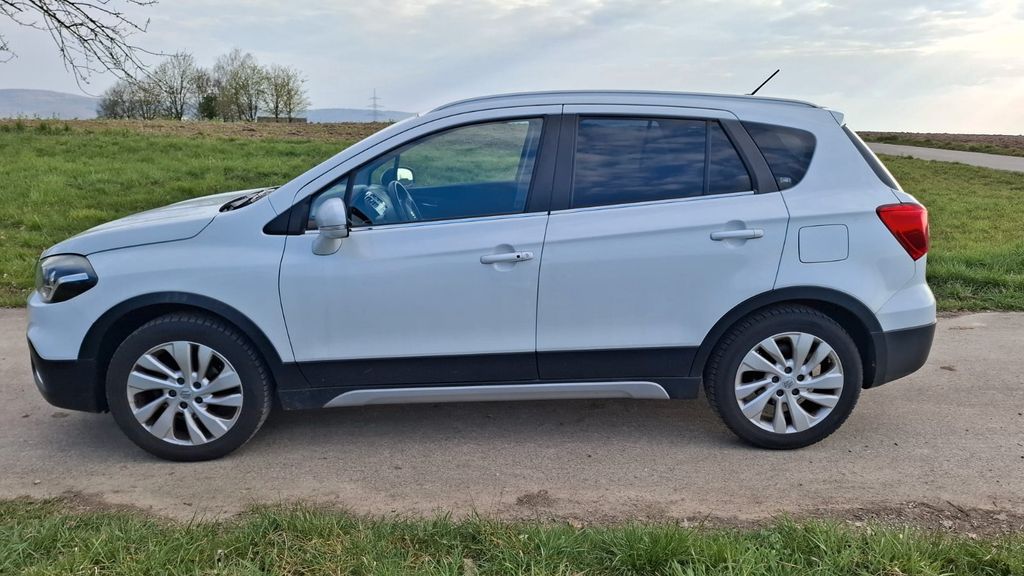 Suzuki (SX4) S-Cross 109.000 km 9.900 &euro; Leutenbach 71397