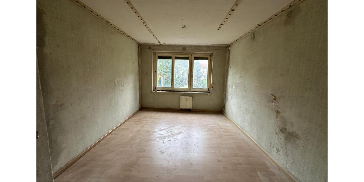 Hochparterre Hohenmölsen - 3 Zimmer, 67 m&sup2;, 55.000&euro; | Angebot:25253817