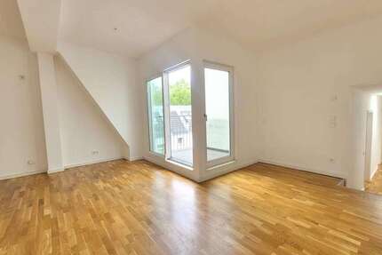 Wohnung zum Mieten in Berlin 2.455,74 € 136.43 m²