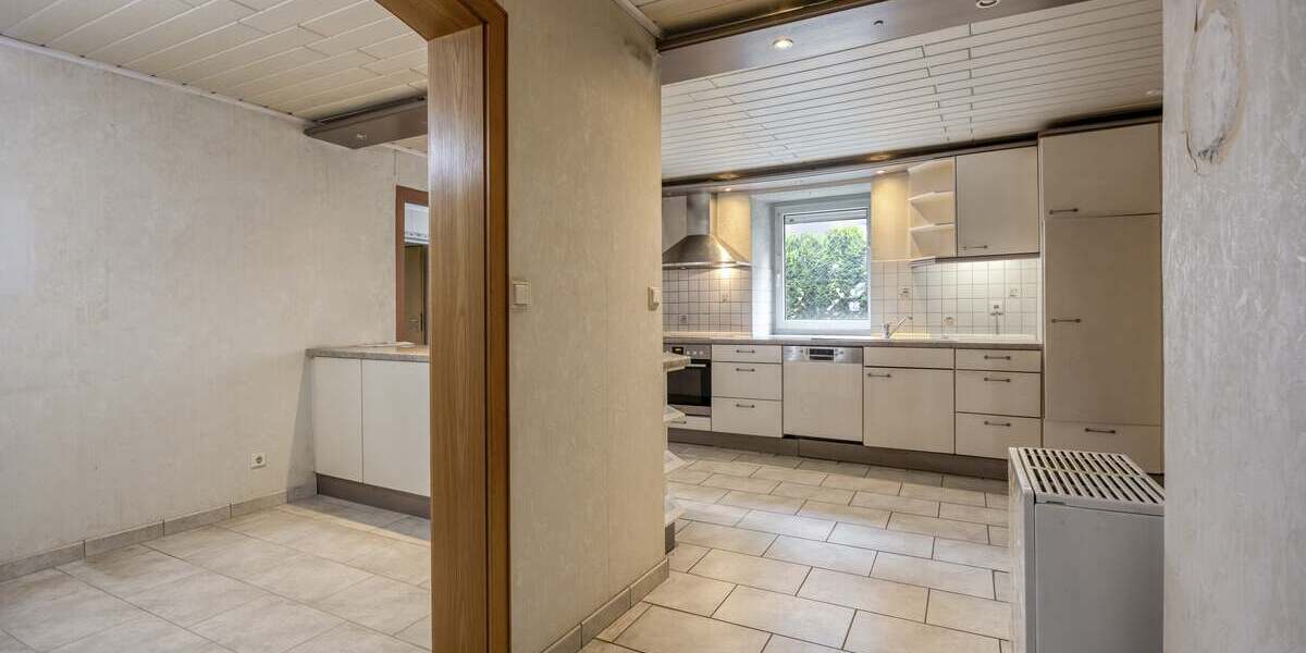 Großes Wohnhaus mit vielfältigem Nutzungspotential - Einfamilienhaus Moschheim | Angebot:26932451