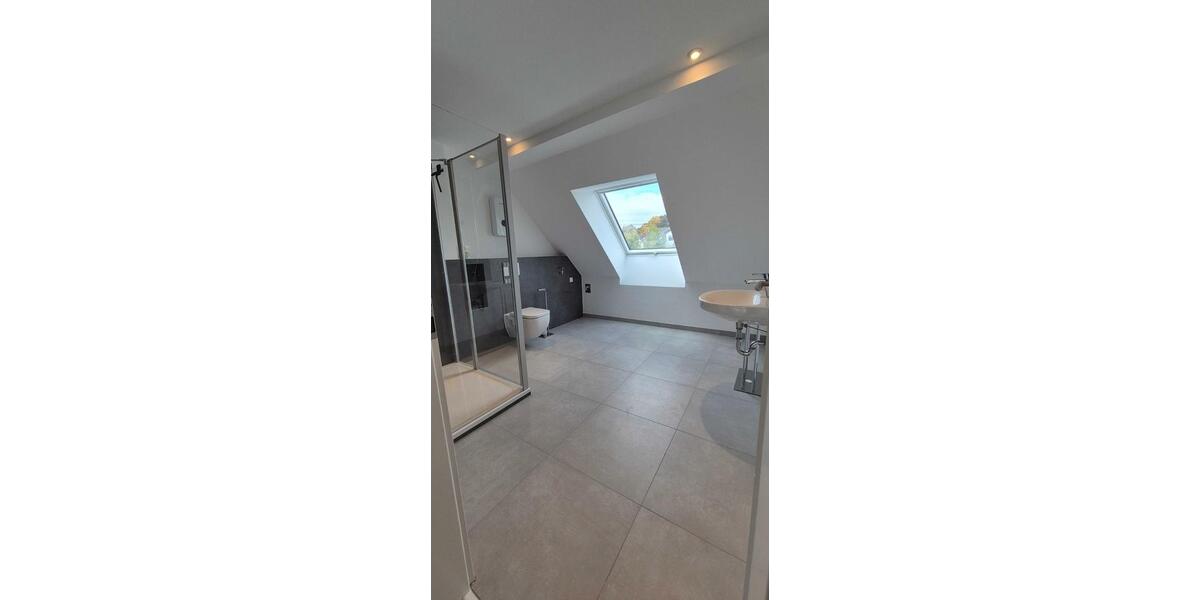 Dachgeschoßwohnung Urmitz - 2 Zimmer, 70 m&sup2;, 820&euro; | Angebot:26689080