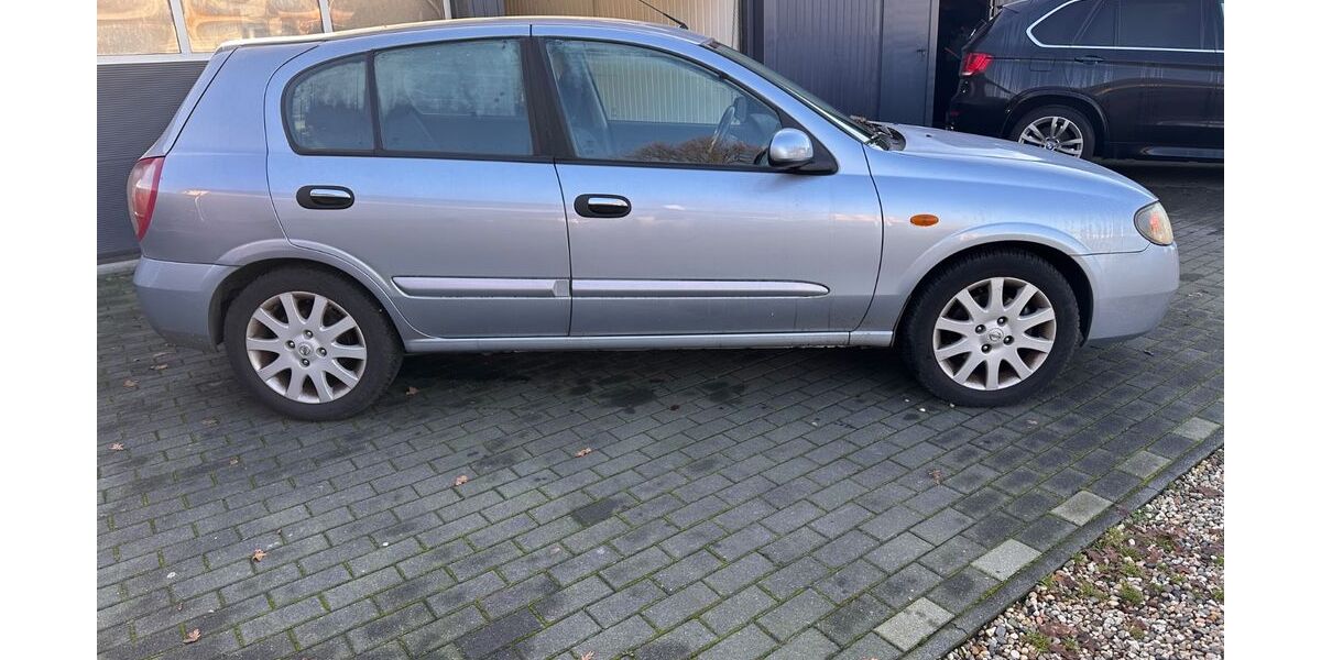 Nissan Almera 268.857 km 1.250 &euro; Fürstenwalde 15517
