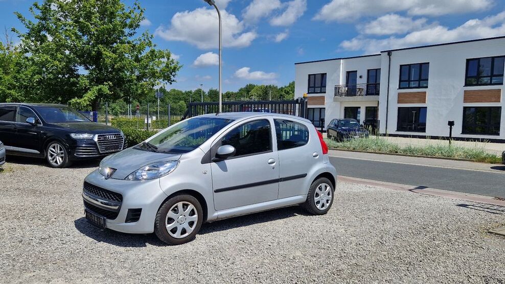 Peugeot 107 81.000 km 3.500 € Achim 28832