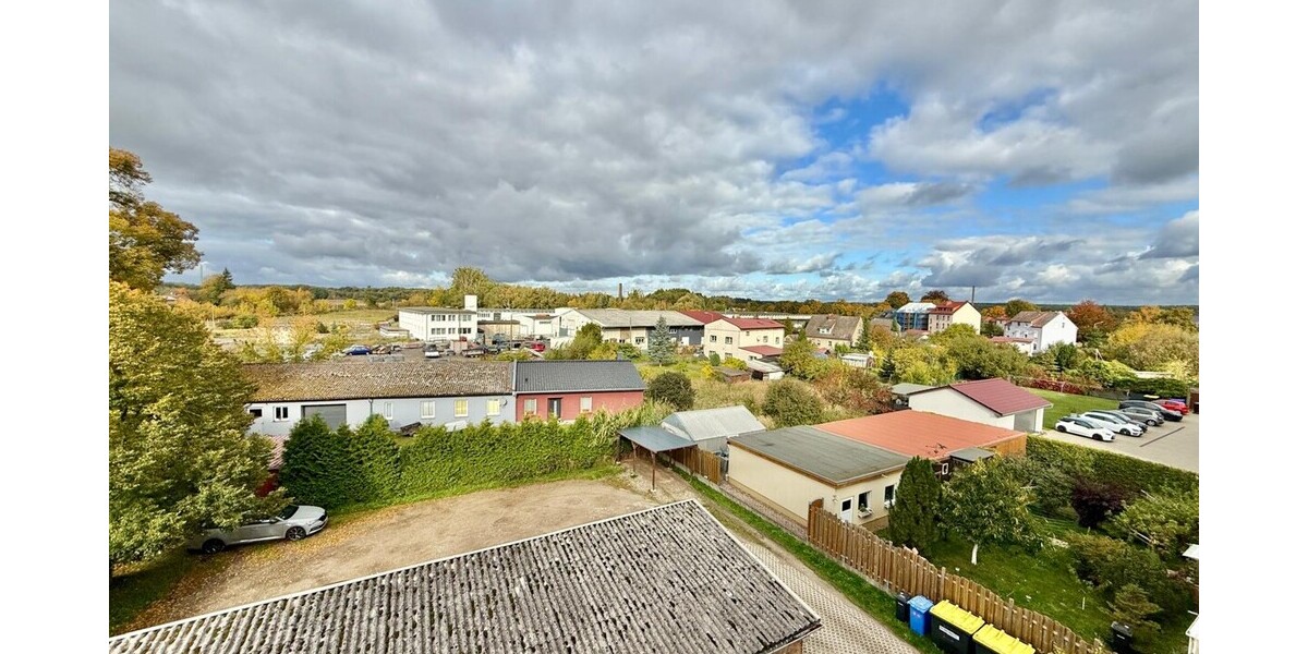 HORN IMMOBILIEN++RESERVIERT! Neustrelitz, vermietetes MFH mit 10 Wohneinheiten, Stellplätzen und Keller - Mehrfamilienhaus, Wohnhaus Neustrelitz | Angebot:25571441