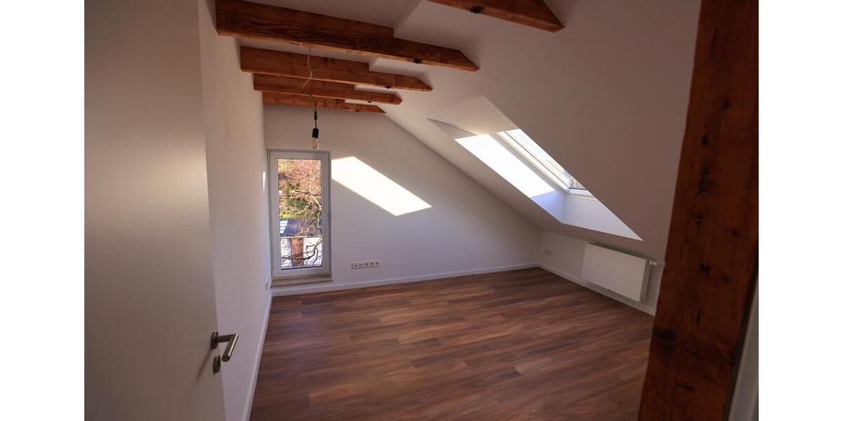 Dachgeschoßwohnung Neuss Augustinusviertel - 3 Zimmer, 71 m&sup2;, 990&euro; | Angebot:24811495