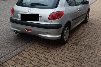 Peugeot 206 181.000 km 950 &euro; Illingen 66557