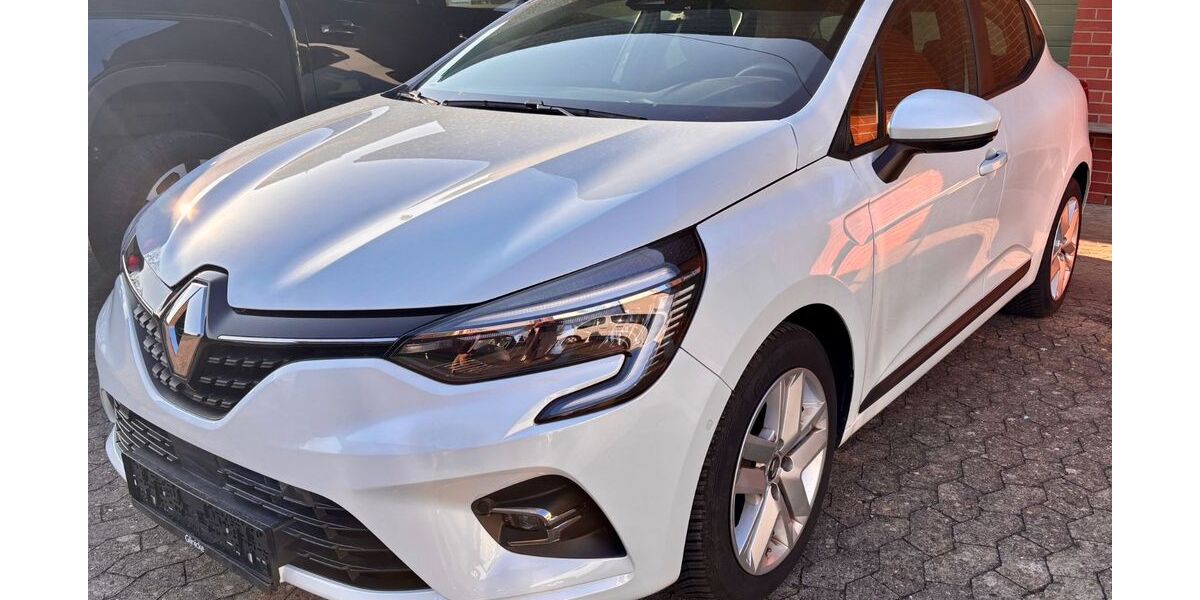 Renault Clio 2.705 km 10.900 &euro; Petershagen 32469