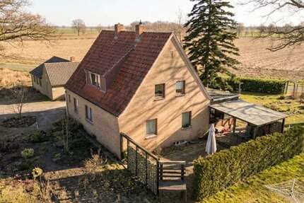 Haus Wagenfeld - 7 Zimmer, 153 m&sup2;, 159.000&euro; | Angebot:27009607