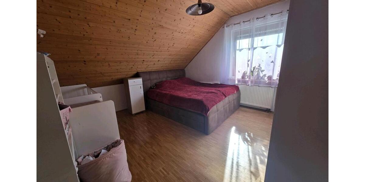 Dachgeschoßwohnung Neutraubling - 2 Zimmer, 52 m&sup2;, 750&euro; | Angebot:26444201