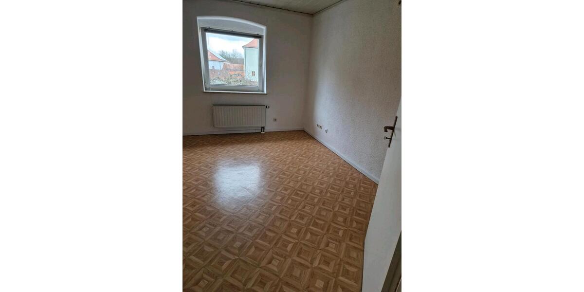 Etagenwohnung Mitterteich - 2 Zimmer, 65 m&sup2;, 625&euro; | Angebot:25449957