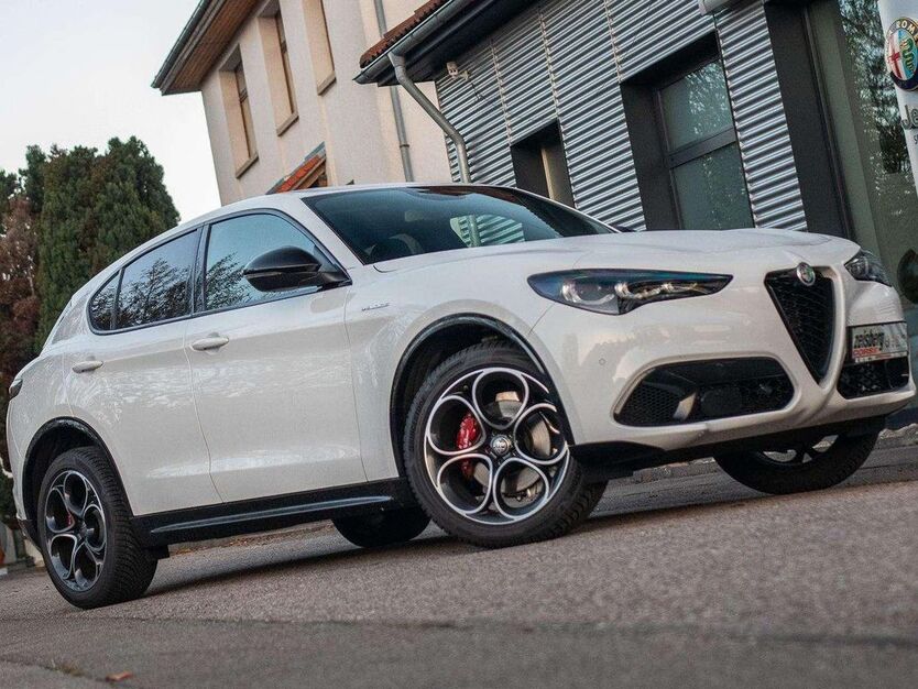 Alfa Romeo Stelvio 37.385 km 41.990 € Mönchweiler 78087