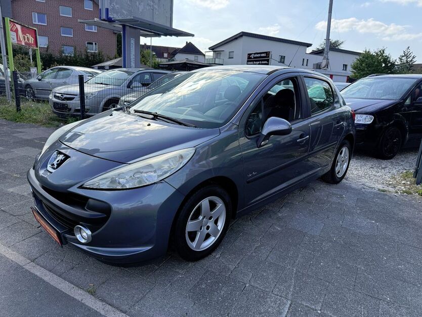 Peugeot 207 303.000 km 1.299 € Paderborn 33100