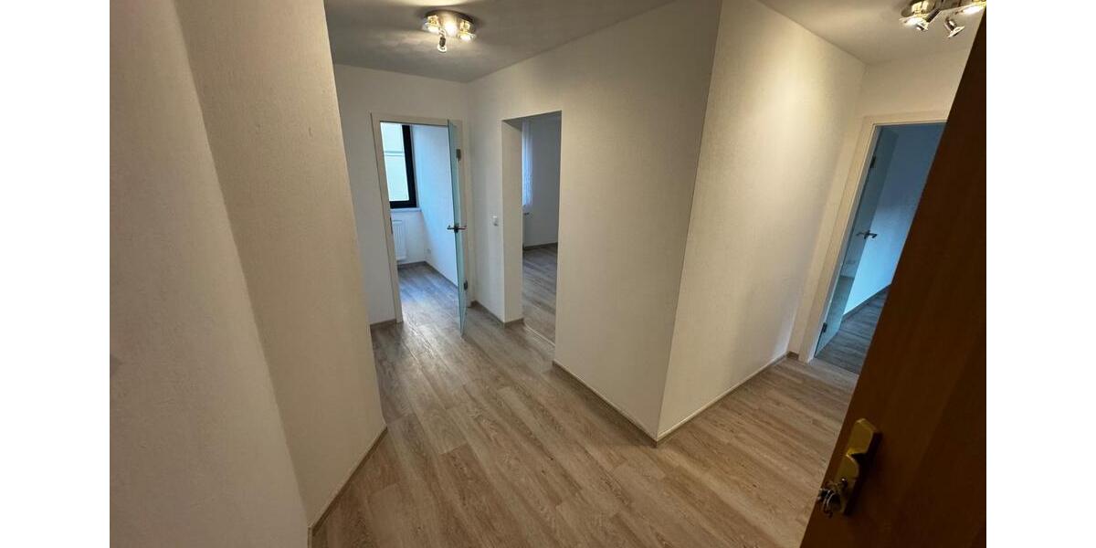 Etagenwohnung Stendal - 2.5 Zimmer, 73 m&sup2;, 657&euro; | Angebot:26406855